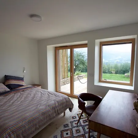 Soukavati Tousbhita Akanishta Keajra Apartamento *